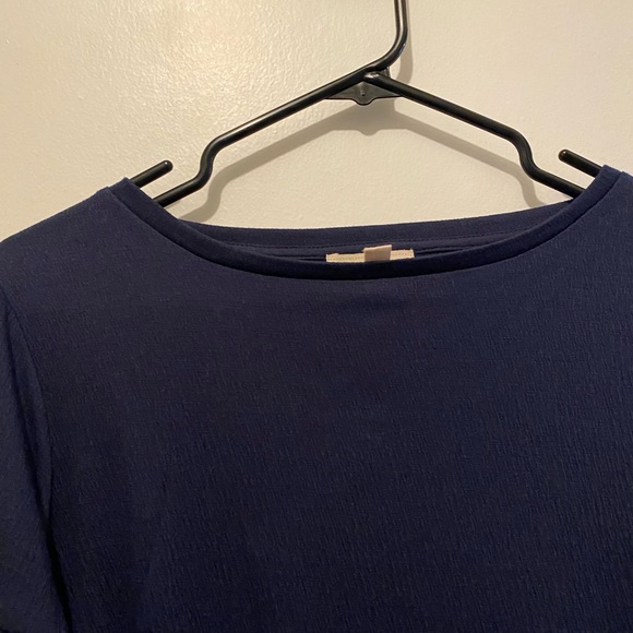 Navy Flowy Top Size Small - Picture 4 of 7